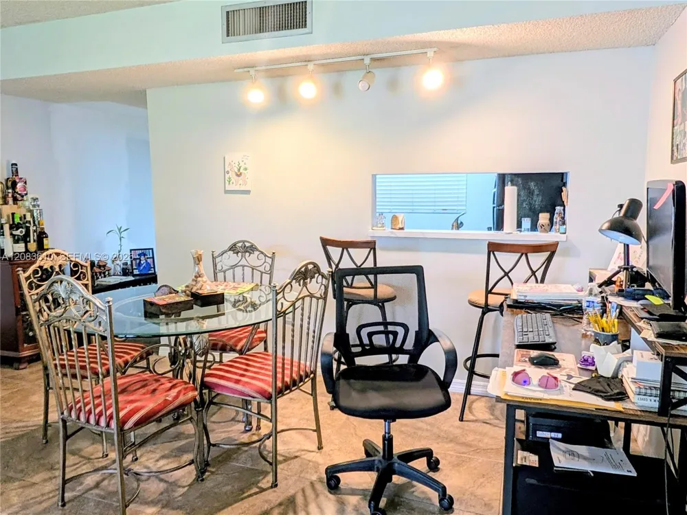 8075 SW 107th Ave #123 Miami, FL 33173