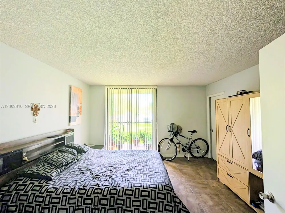 8075 SW 107th Ave #123 Miami, FL 33173