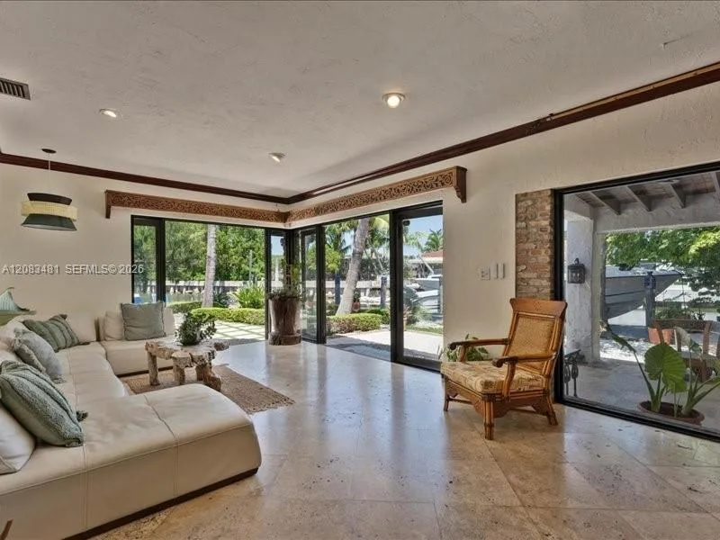 1150 Biscayne Point Rd Miami Beach, FL 33141