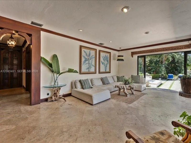 1150 Biscayne Point Rd Miami Beach, FL 33141