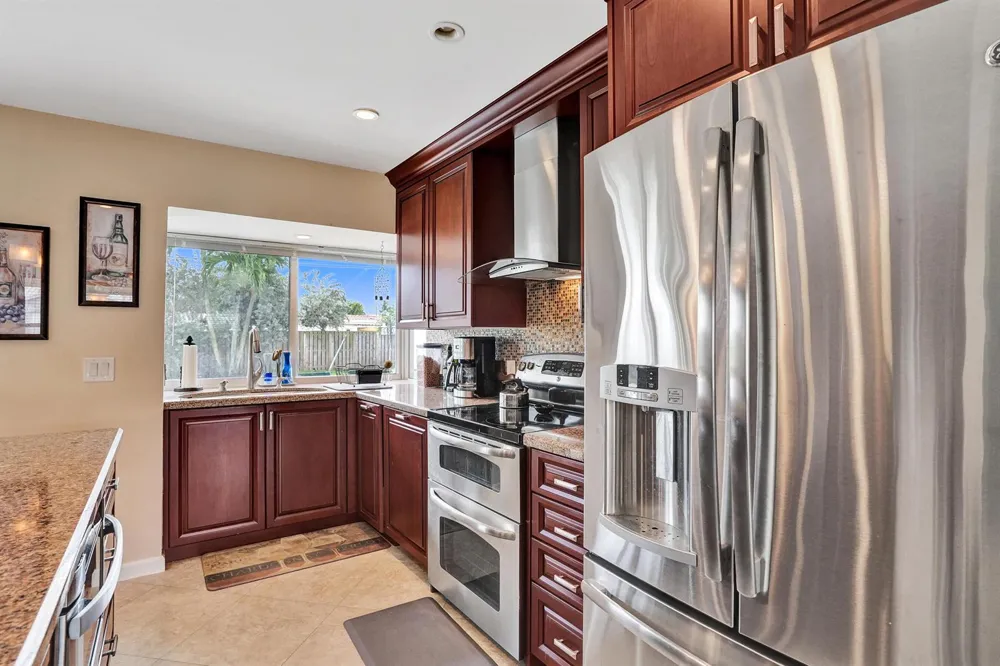 80 SE 10TH STREET Pompano Beach, FL 33060
