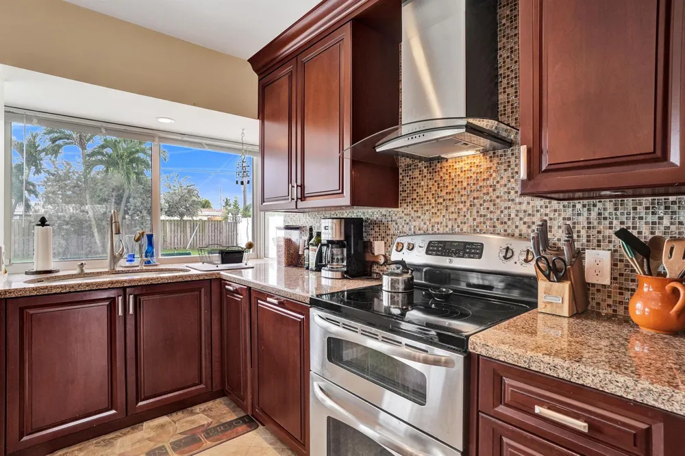 80 SE 10TH STREET Pompano Beach, FL 33060