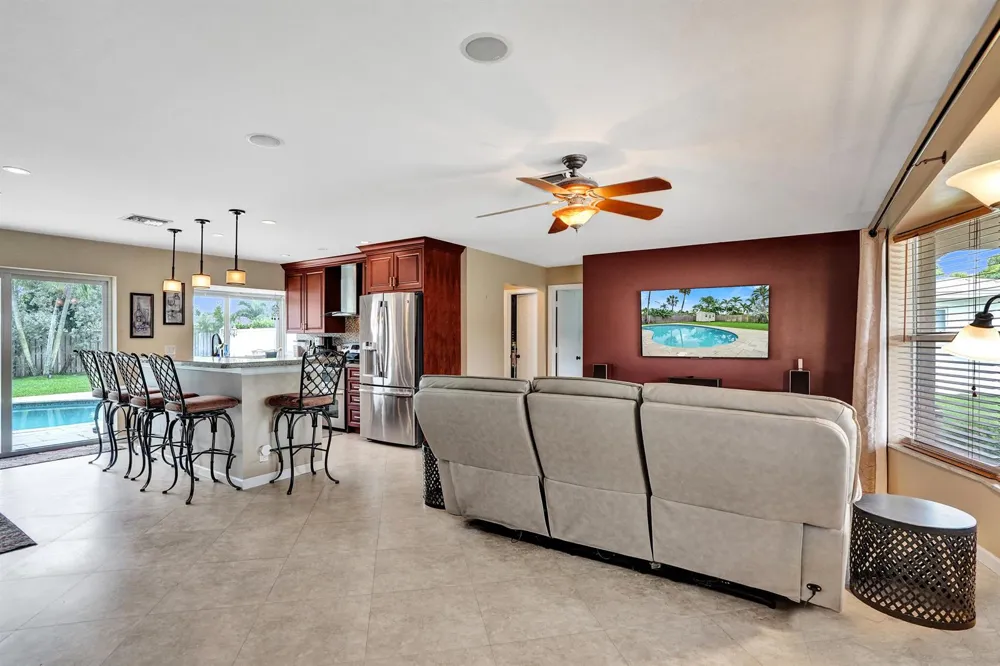 80 SE 10TH STREET Pompano Beach, FL 33060