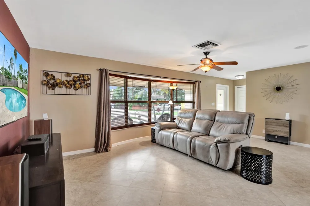 80 SE 10TH STREET Pompano Beach, FL 33060