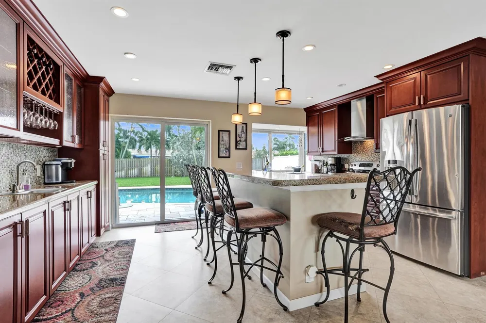 80 SE 10TH STREET Pompano Beach, FL 33060
