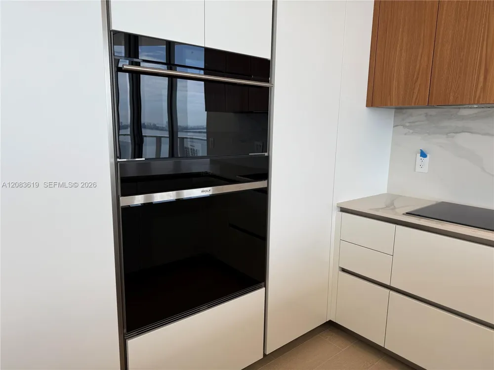 1400 Biscayne Blvd #3506 Miami, FL 33132