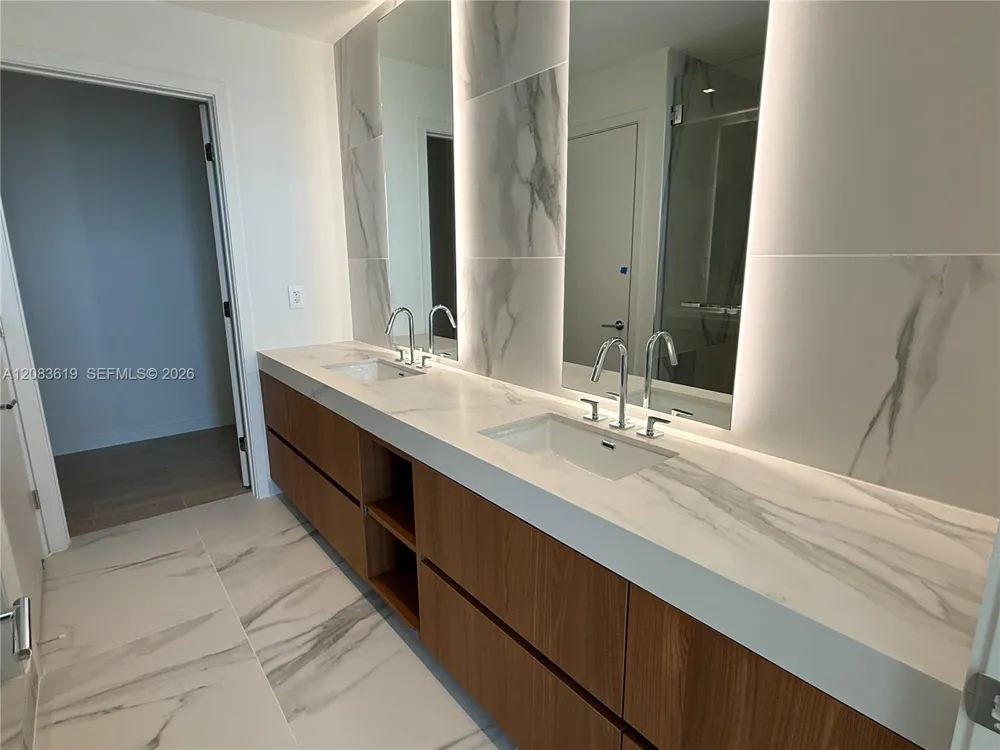 1400 Biscayne Blvd #3506 Miami, FL 33132