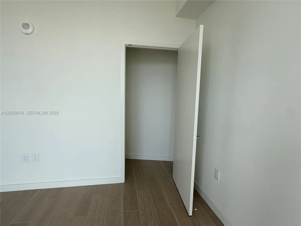1400 Biscayne Blvd #3506 Miami, FL 33132