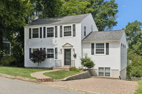 165 E Glenwood Dr