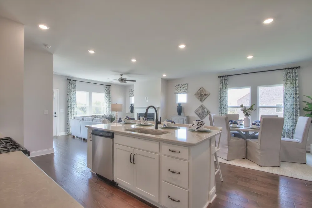 2009 Bennett Creek Dr Columbia, TN 38401