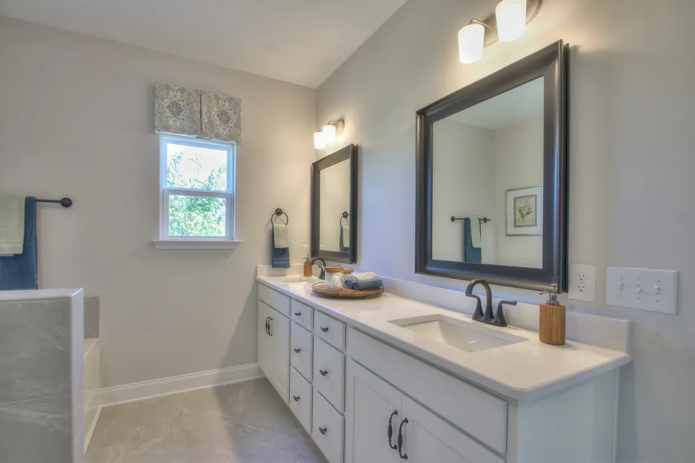 2009 Bennett Creek Dr Columbia, TN 38401
