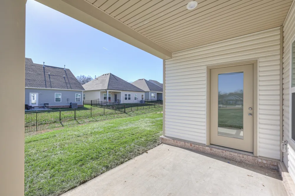 2011 Bennett Creek Dr Columbia, TN 38401