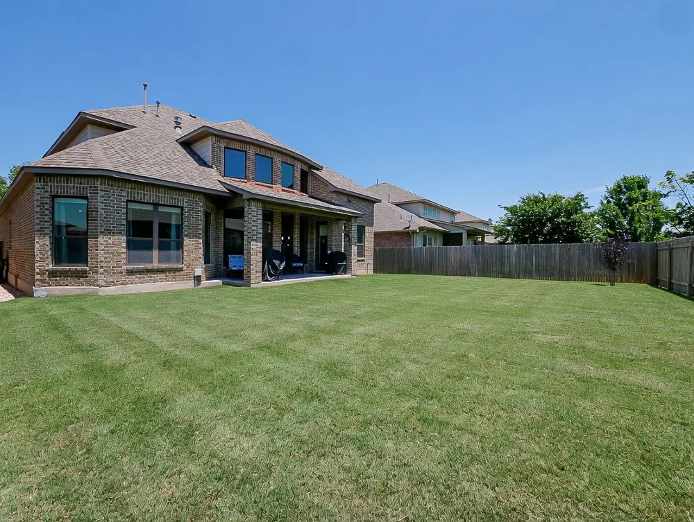 408 Daniel Crossing Liberty Hill, TX 78642