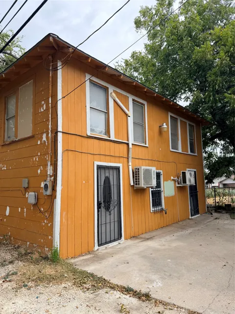 2205 Roosevelt Avenue