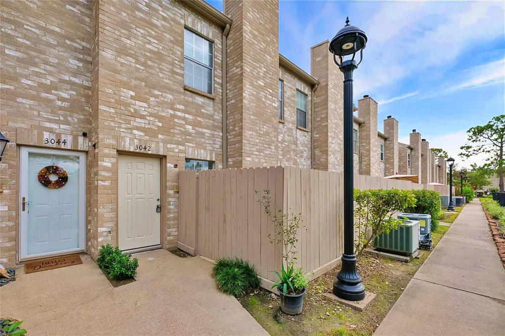 3042 Holly Hall Street #3042 Houston, TX 77054
