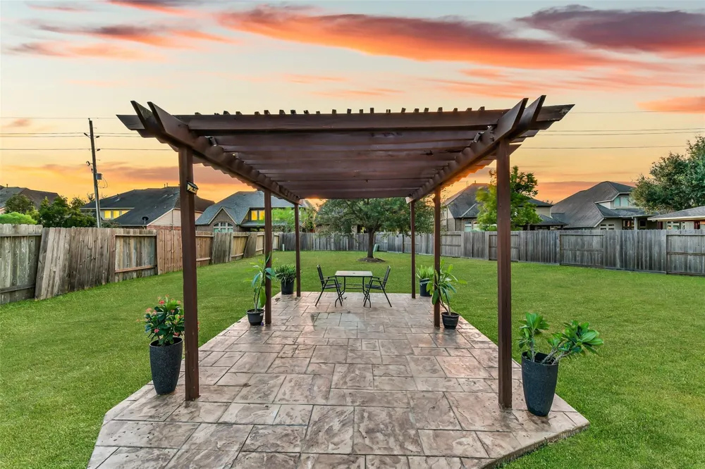 13204 Southern Way Lane Pearland, TX 77584