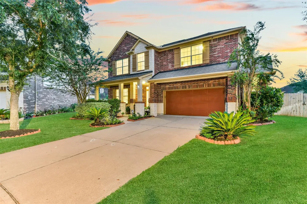 13204 Southern Way Lane Pearland, TX 77584