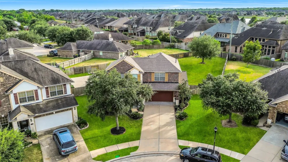 13204 Southern Way Lane Pearland, TX 77584