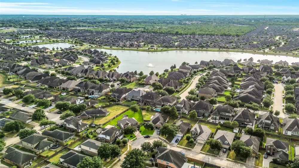 13204 Southern Way Lane Pearland, TX 77584