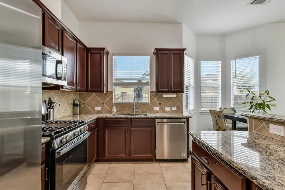13204 Southern Way Lane Pearland, TX 77584