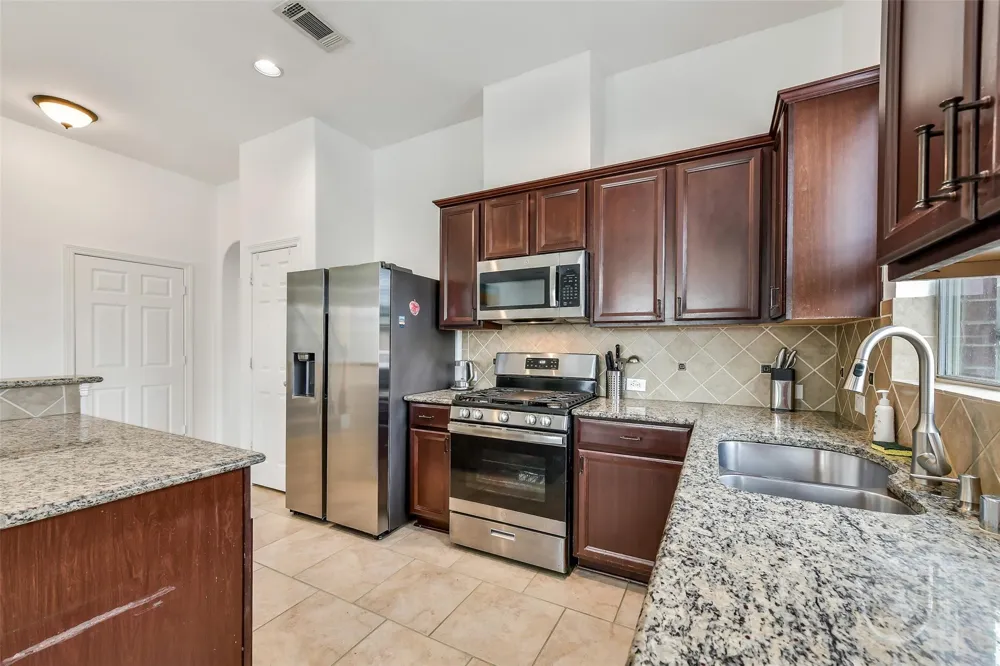 13204 Southern Way Lane Pearland, TX 77584
