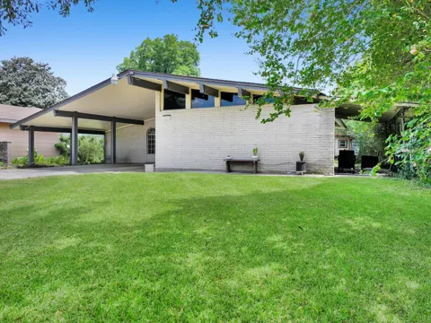 3215 Callaway Drive