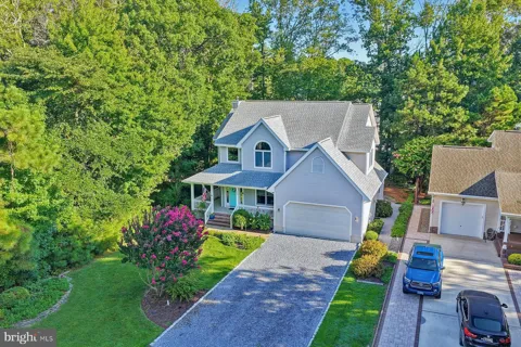 409 BEACHWOOD LANE