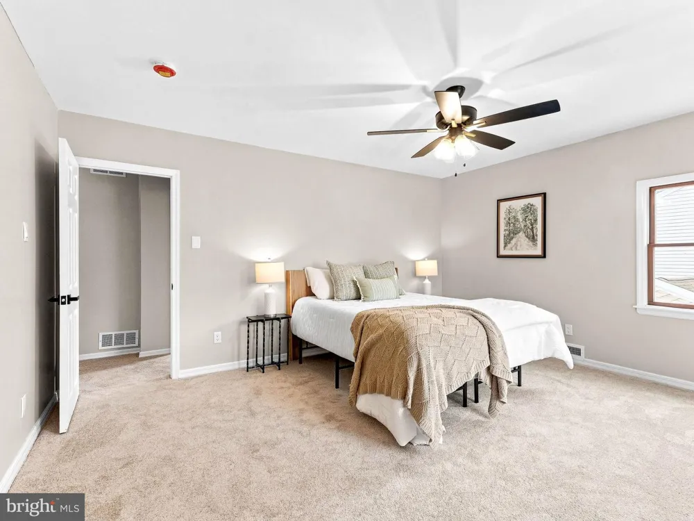 106 LAKESIDE DRIVE Glassboro, NJ 08028