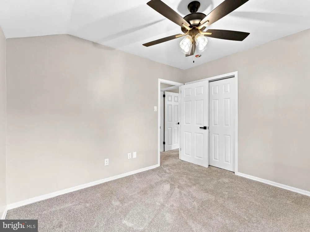 106 LAKESIDE DRIVE Glassboro, NJ 08028