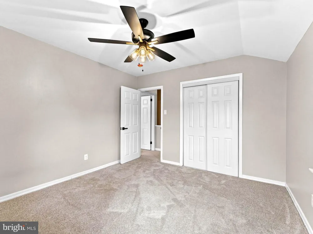 106 LAKESIDE DRIVE Glassboro, NJ 08028