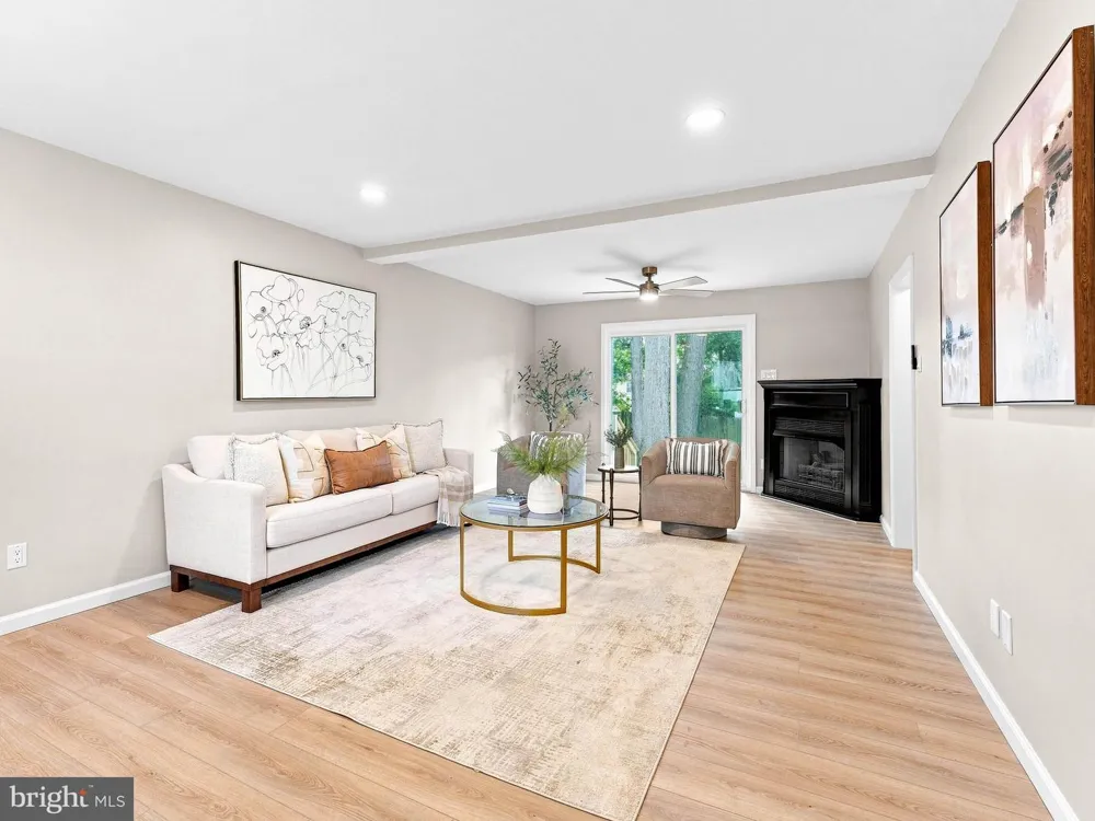 106 LAKESIDE DRIVE Glassboro, NJ 08028