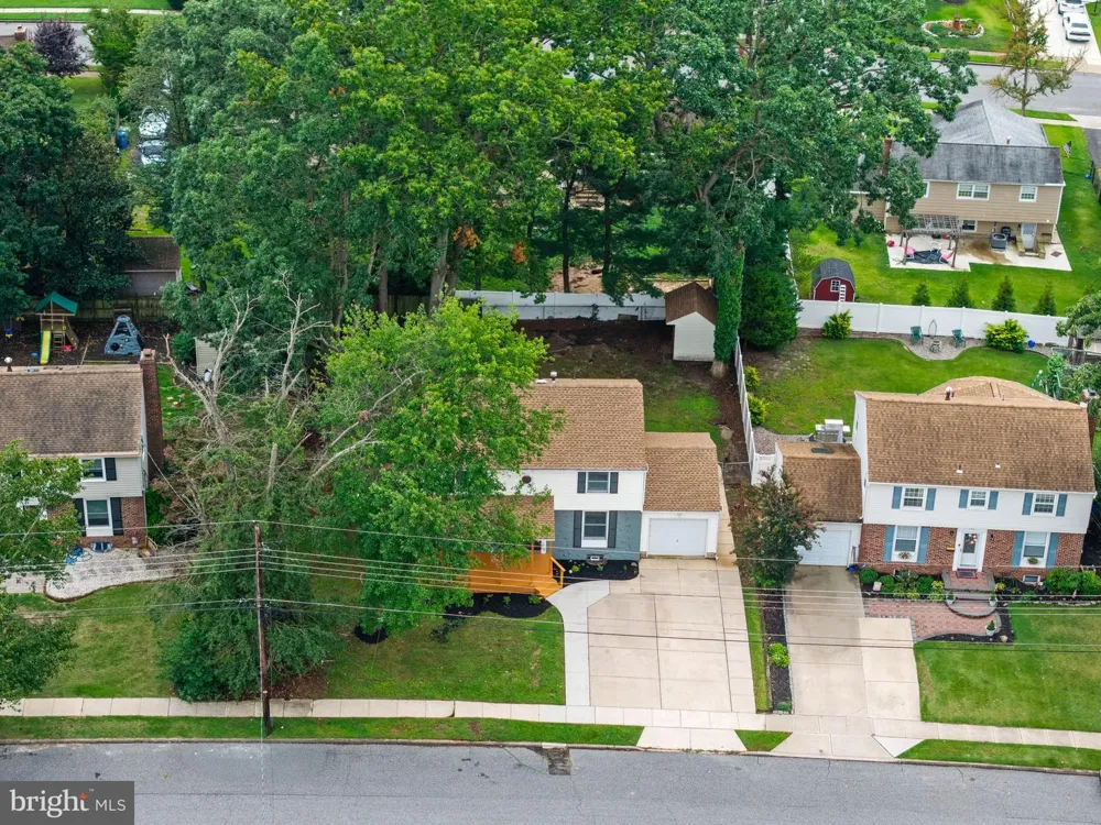 106 LAKESIDE DRIVE Glassboro, NJ 08028