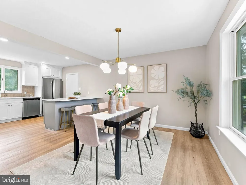 106 LAKESIDE DRIVE Glassboro, NJ 08028