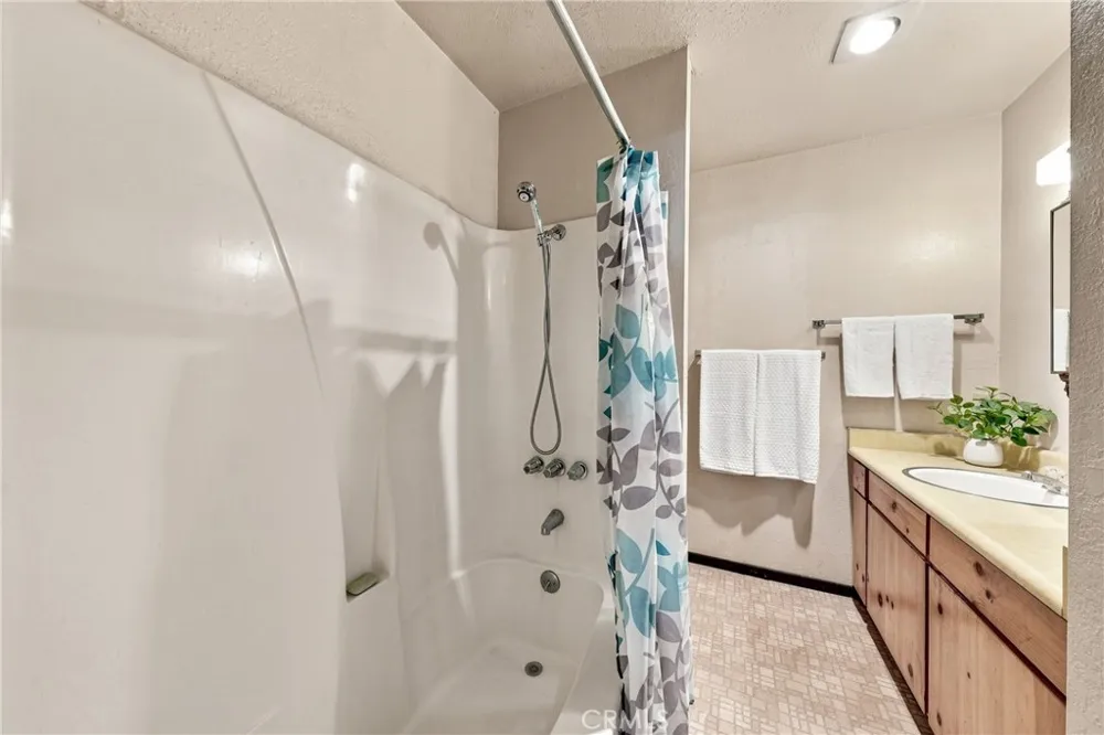 13350 Venus Clearlake Oaks, CA 95423