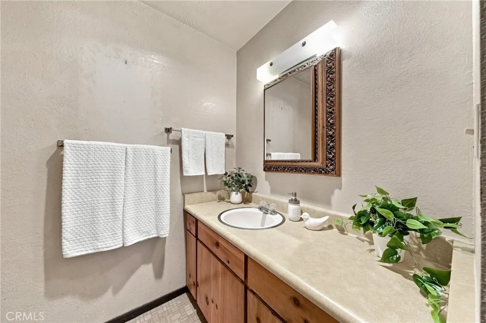 13350 Venus Clearlake Oaks, CA 95423