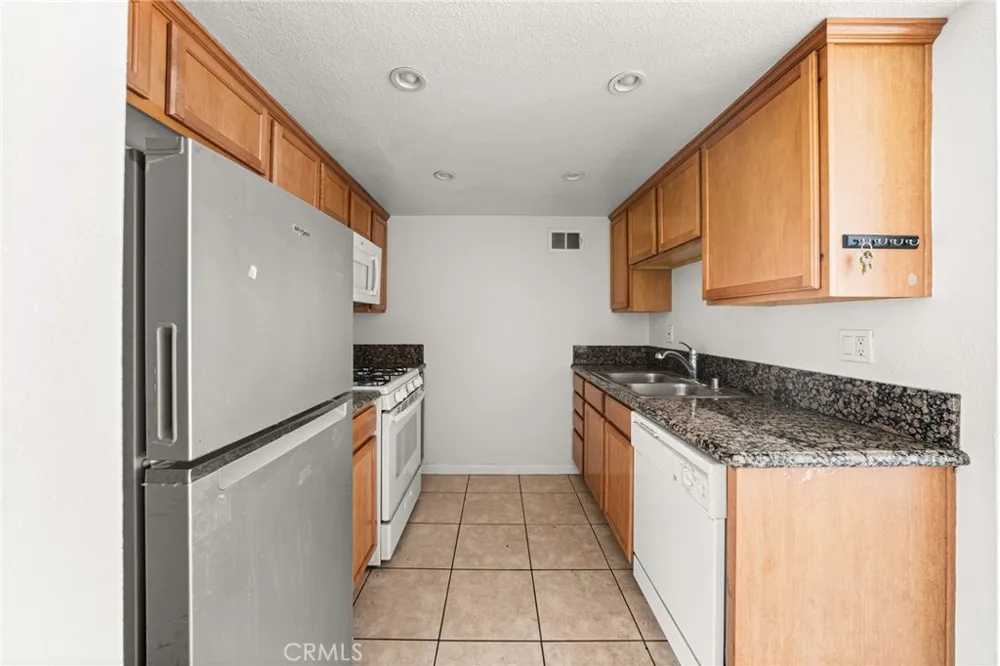 1327 Massachusetts #205 Riverside, CA 92507