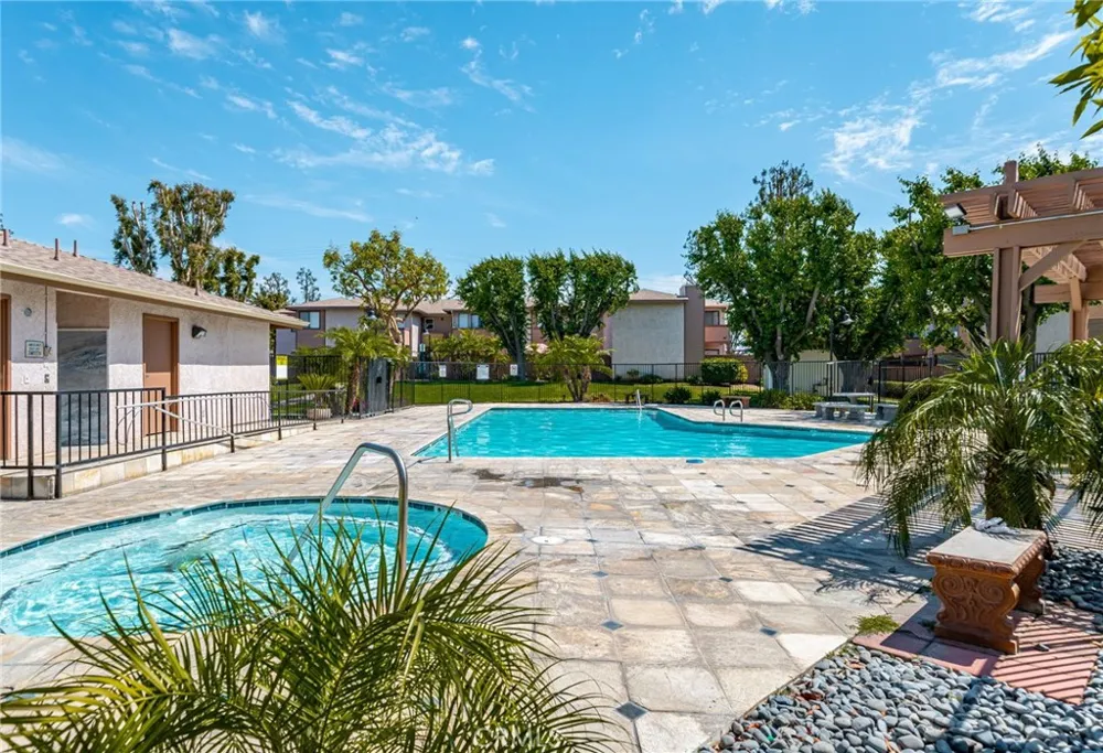 1327 Massachusetts #205 Riverside, CA 92507