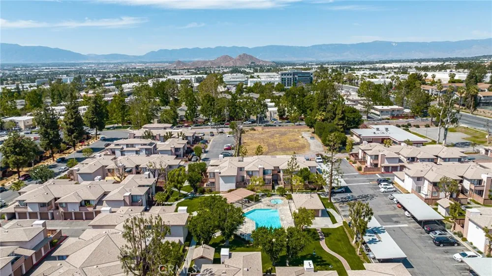 1327 Massachusetts #205 Riverside, CA 92507
