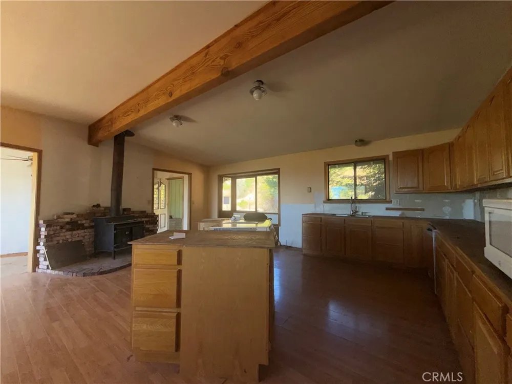 1060 Sawmill Garberville, CA 95542