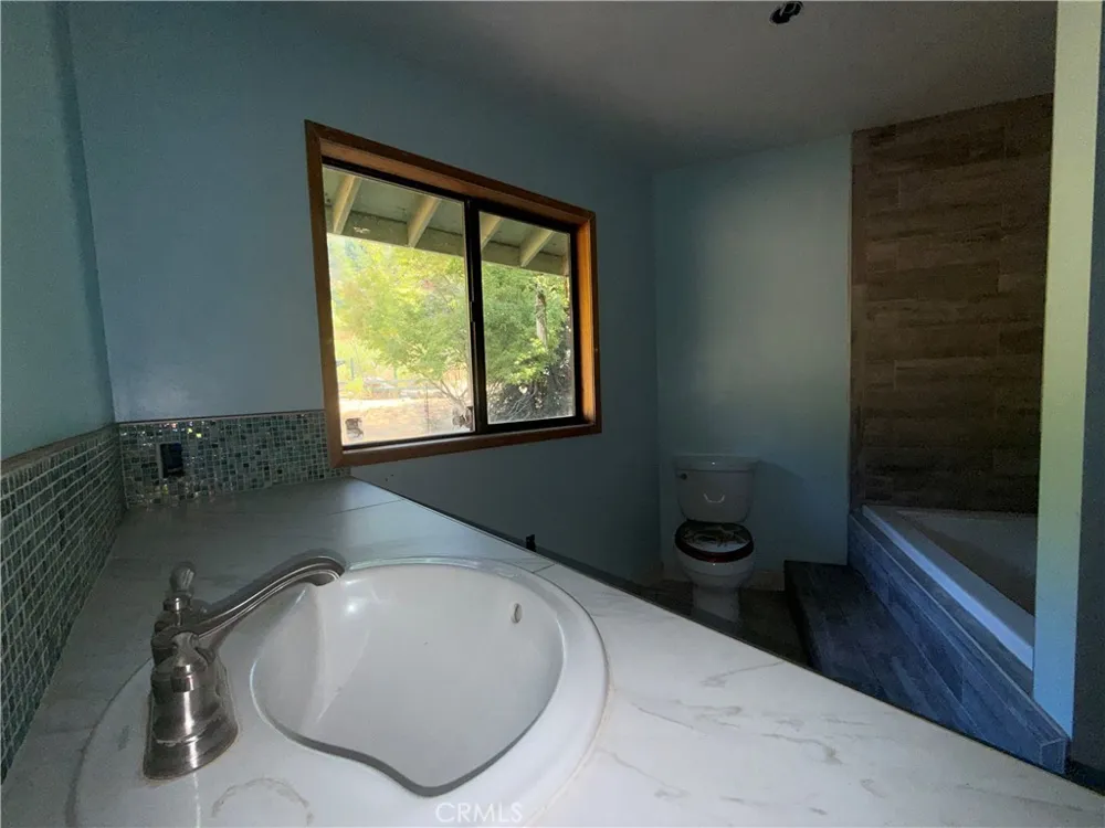 1060 Sawmill Garberville, CA 95542