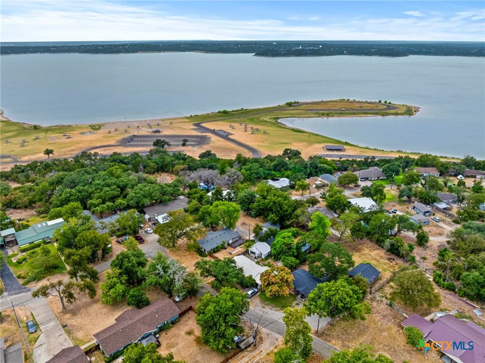 413 Woodland Point Road Belton, TX 76513
