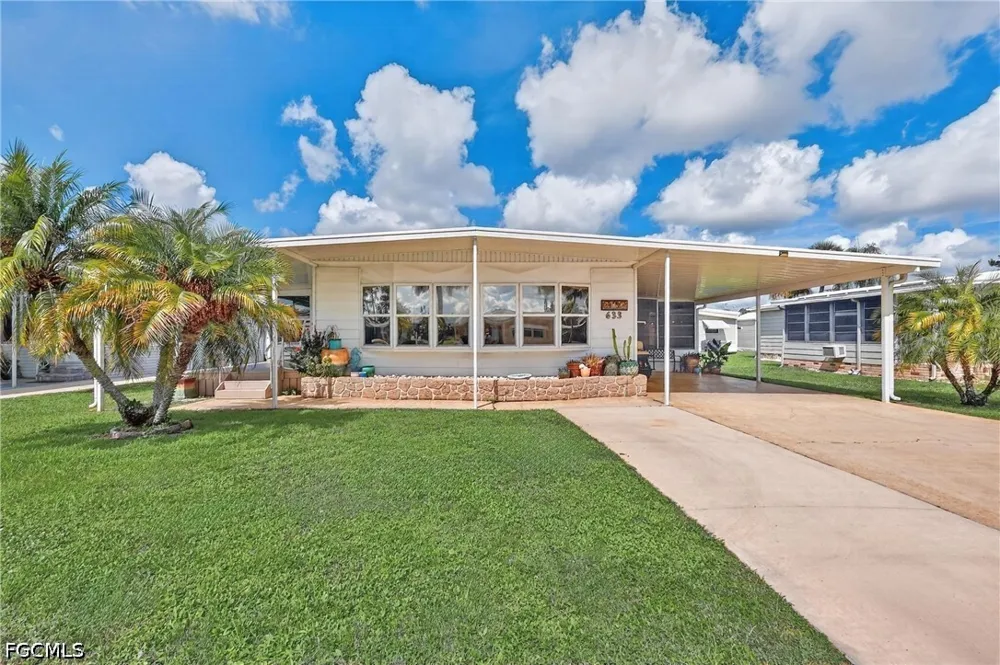 Forest Palm Court North Fort Myers, FL 33917