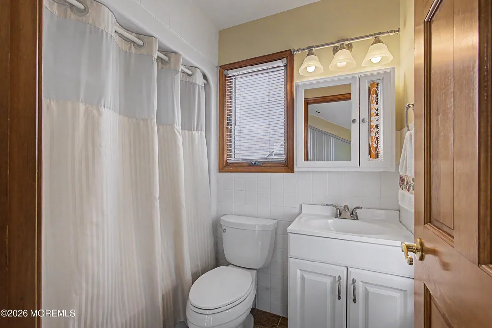 216 Maple Drive Bayville, NJ 08721