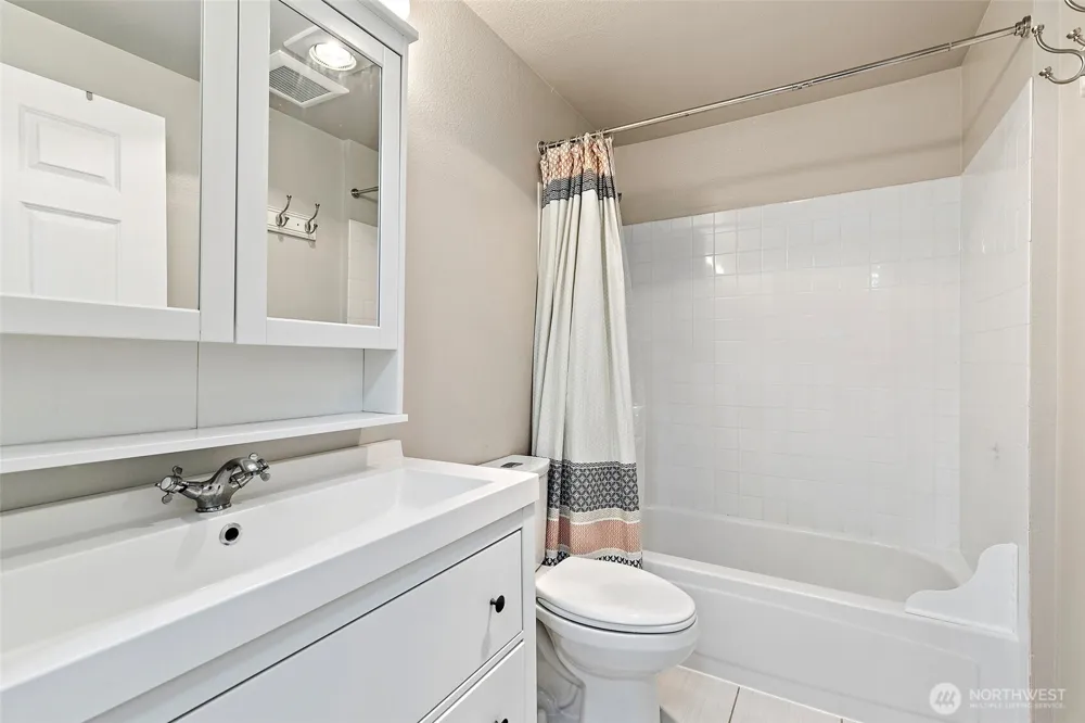 7453 Newcastle Golf Club Road #M103 Newcastle, WA 98059