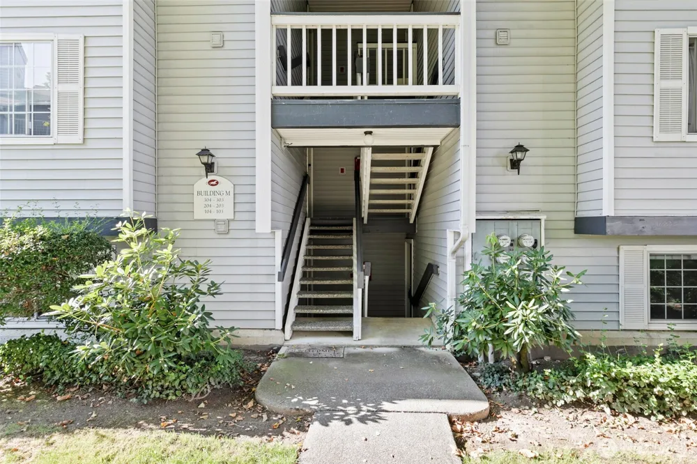 7453 Newcastle Golf Club Road #M103 Newcastle, WA 98059