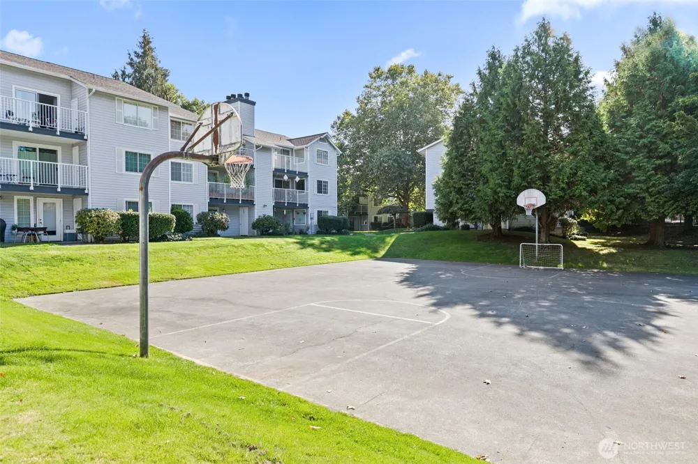 7453 Newcastle Golf Club Road #M103 Newcastle, WA 98059