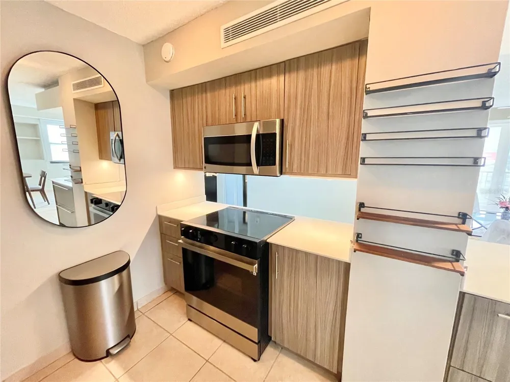 Cond. Castillo del Mar AVE. ISLA VERDE #501 Carolina, PR 00979