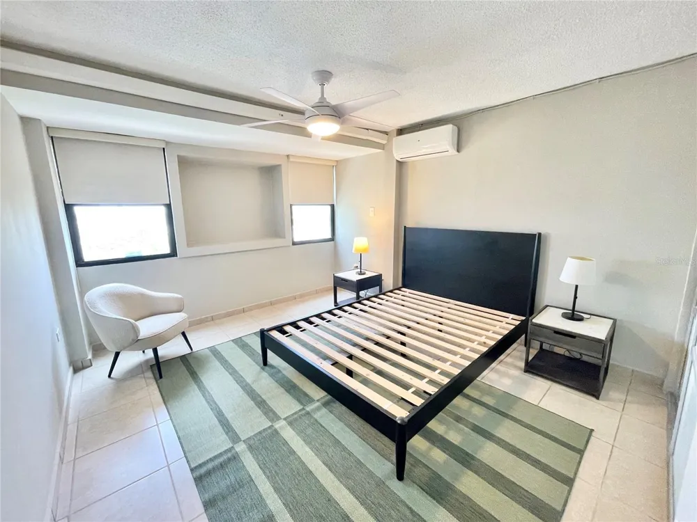 Cond. Castillo del Mar AVE. ISLA VERDE #501 Carolina, PR 00979