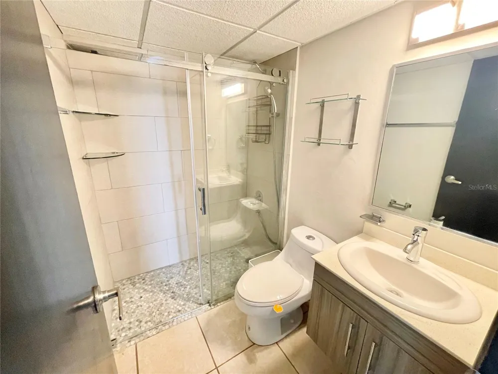 Cond. Castillo del Mar AVE. ISLA VERDE #501 Carolina, PR 00979