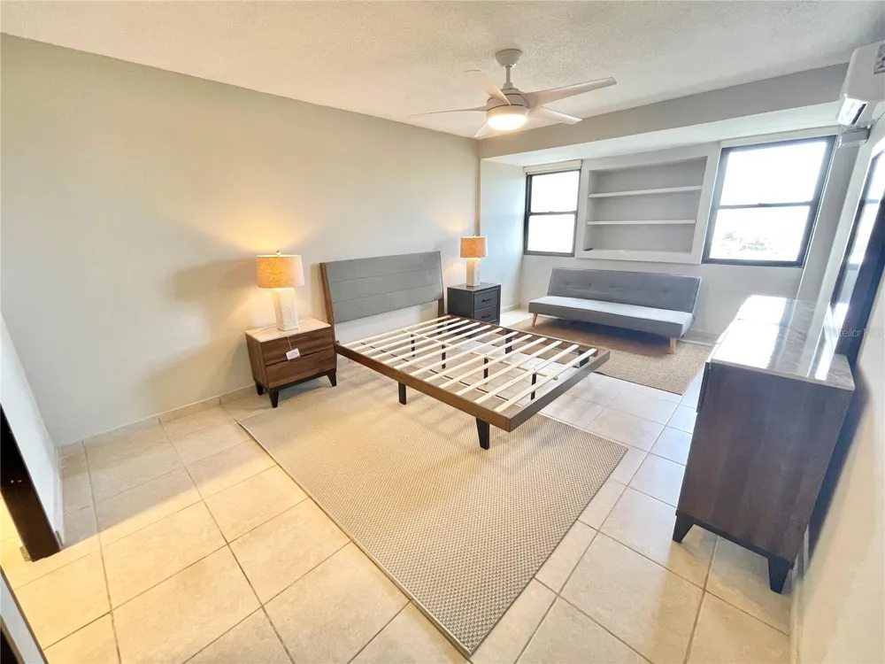 Cond. Castillo del Mar AVE. ISLA VERDE #501 Carolina, PR 00979